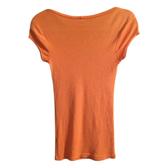 MICHAEL STARS Palisades Jersey V-Neck Tee in Sunkissed - Picture 3 of 8